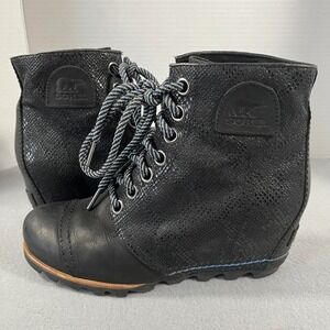 Sorel‎ Black Wedge Lace Up Ankle Boots Women's Size 8.5 Snake Print Heel